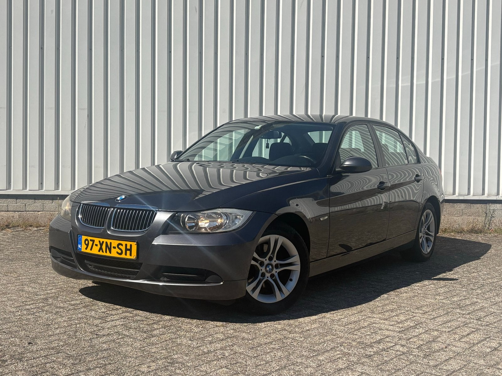 BMW 3-Serie 2.0 I 318i NAVI/CRUISE/PDC/APK/ORIG NL, Auto's, 4 cilinders, 129 pk, 75 €/maand, Handgeschakeld