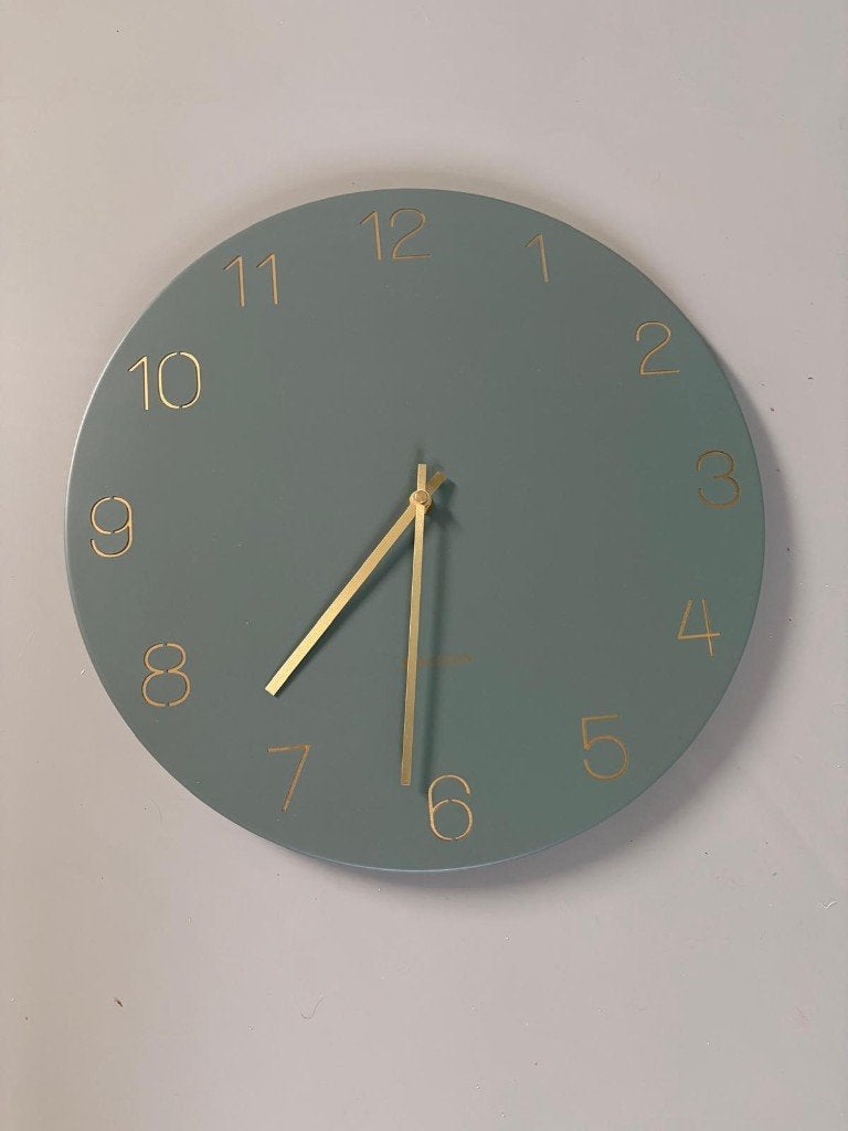 Karlsson Wandklok Charm - Jungle Groen/Goud - Ø30cm, Ophalen, Wandklok, Analoog, Groen