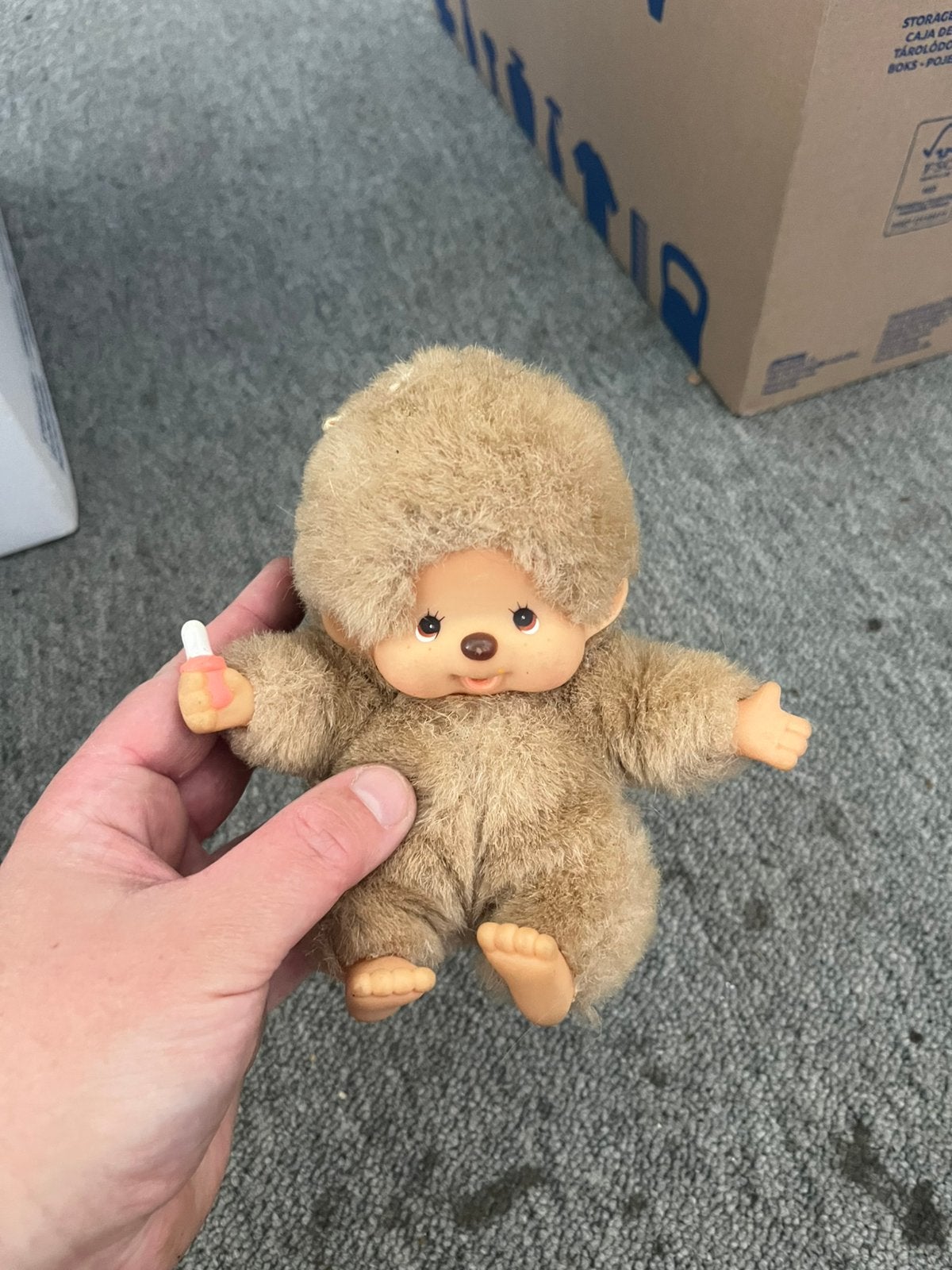 Monchhichi mini-variant uit 1974, Verzamelen, Beren en Cherished Teddies, Zo goed als nieuw, Stoffen beer, Cherished Teddies, Ophalen of Verzenden
