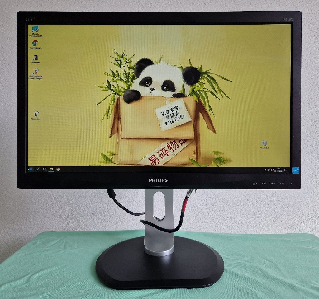 Hele Nette 23 Inch Lcd LED Philips 231 plus Incl Kabels, DVI, Gebruikt, 101 t/m 150 Hz, In hoogte verstelbaar