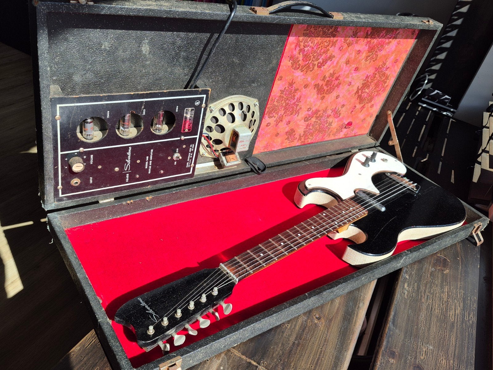 Foto 16 van Gitaar collectie vintage/high end. Gibson Harmony Burns etc