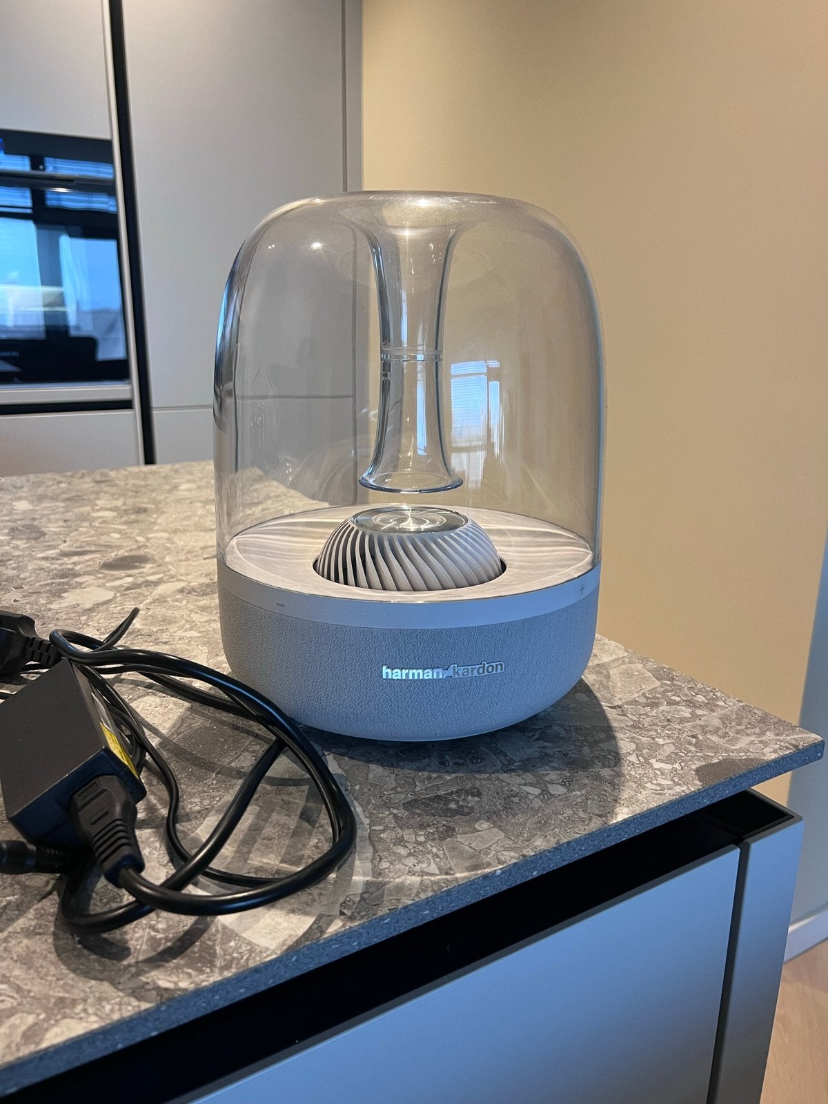 Harman Kardon Aura Studio 3 Bluetooth Speaker, Ophalen of Verzenden, Zo goed als nieuw, Draagbare speaker, AUX-ingang