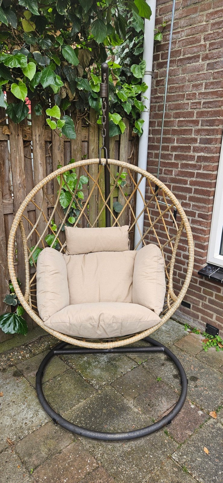 Outdoor Living Egg Chair Hangstoel - kussens plus standaard, Tuin en Terras, Tuinstoelen, Ophalen, Gebruikt, Rotan