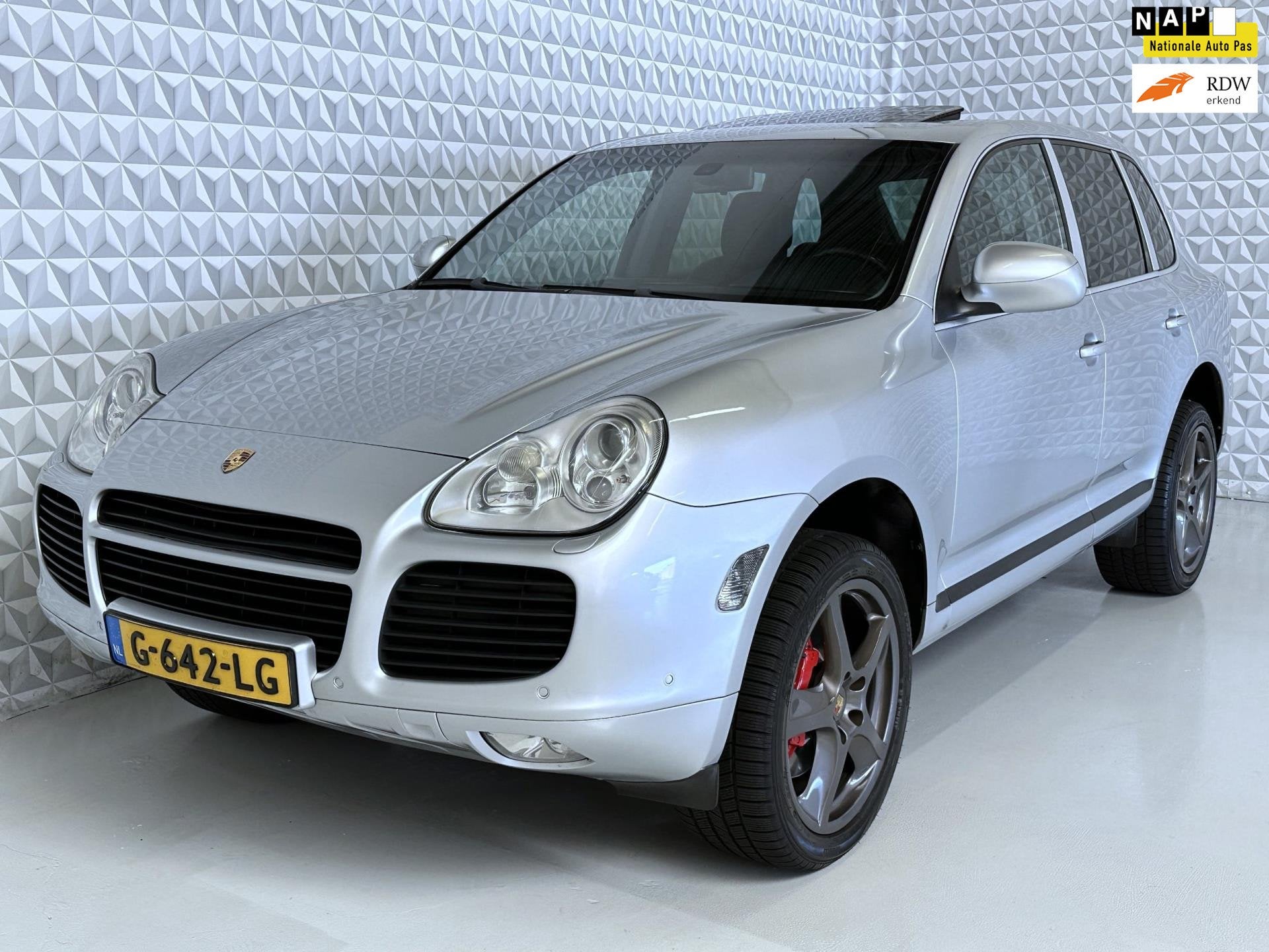 Porsche Cayenne 4.5 Turbo Schuifdak + Trekhaak + Navigatie +, Auto's, Porsche, Automaat, Cayenne, Gebruikt, Leder