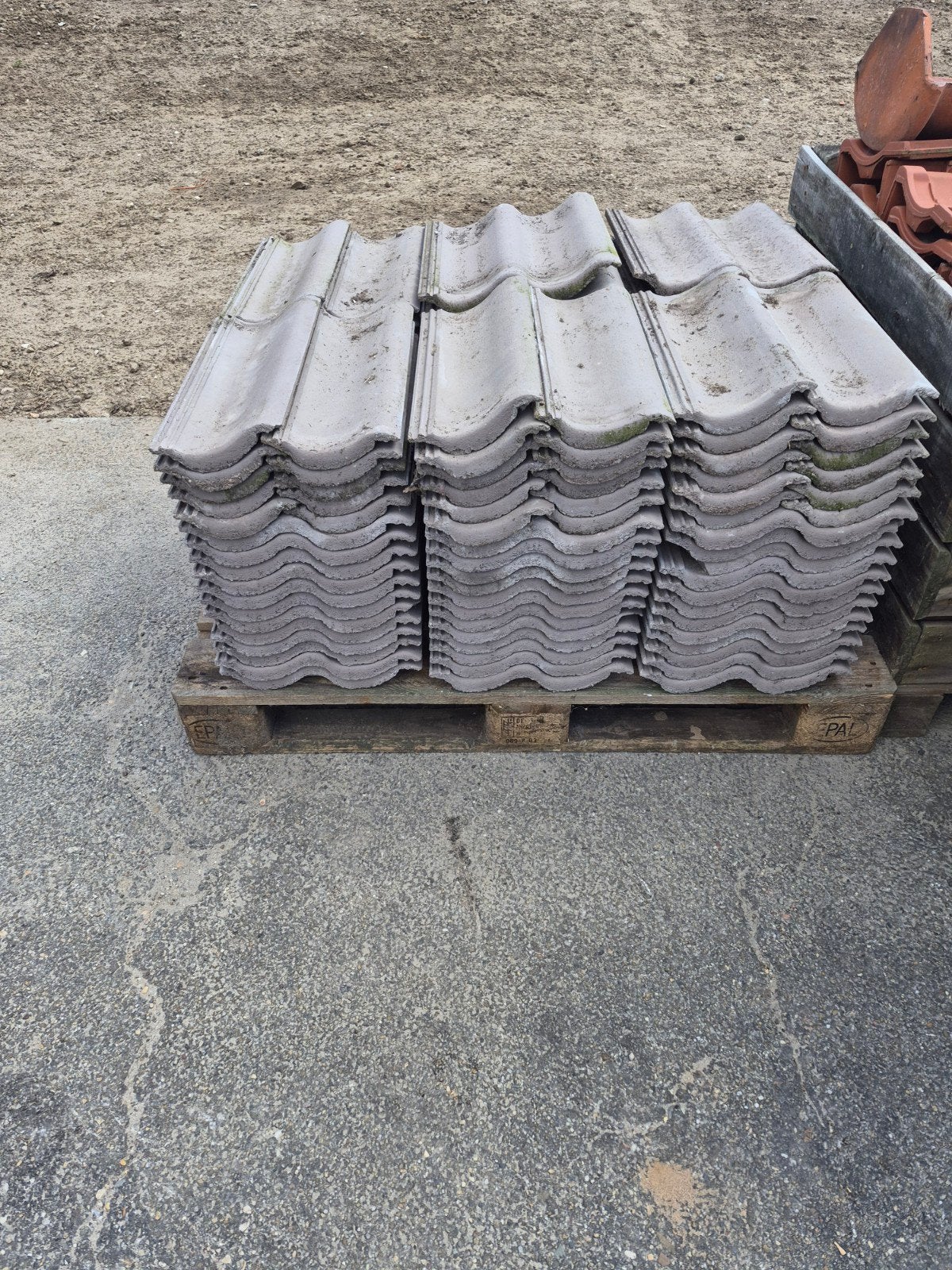 Betondakpannen / Sneldekkers voor klein project, Doe-het-zelf en Verbouw, Dakpannen en Dakbedekking, Ophalen, Gebruikt, Steen of Klei