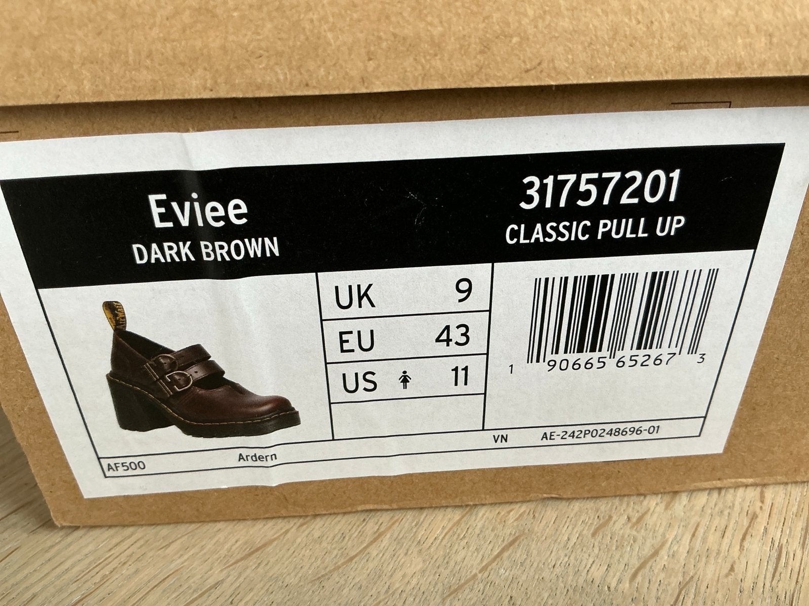 Dr. Martens Eeviee Mary Jane Hakken - Donkerbruin maat 43, Kleding | Dames, Ophalen of Verzenden, Nieuw, Bruin, Schoenen met hoge hakken