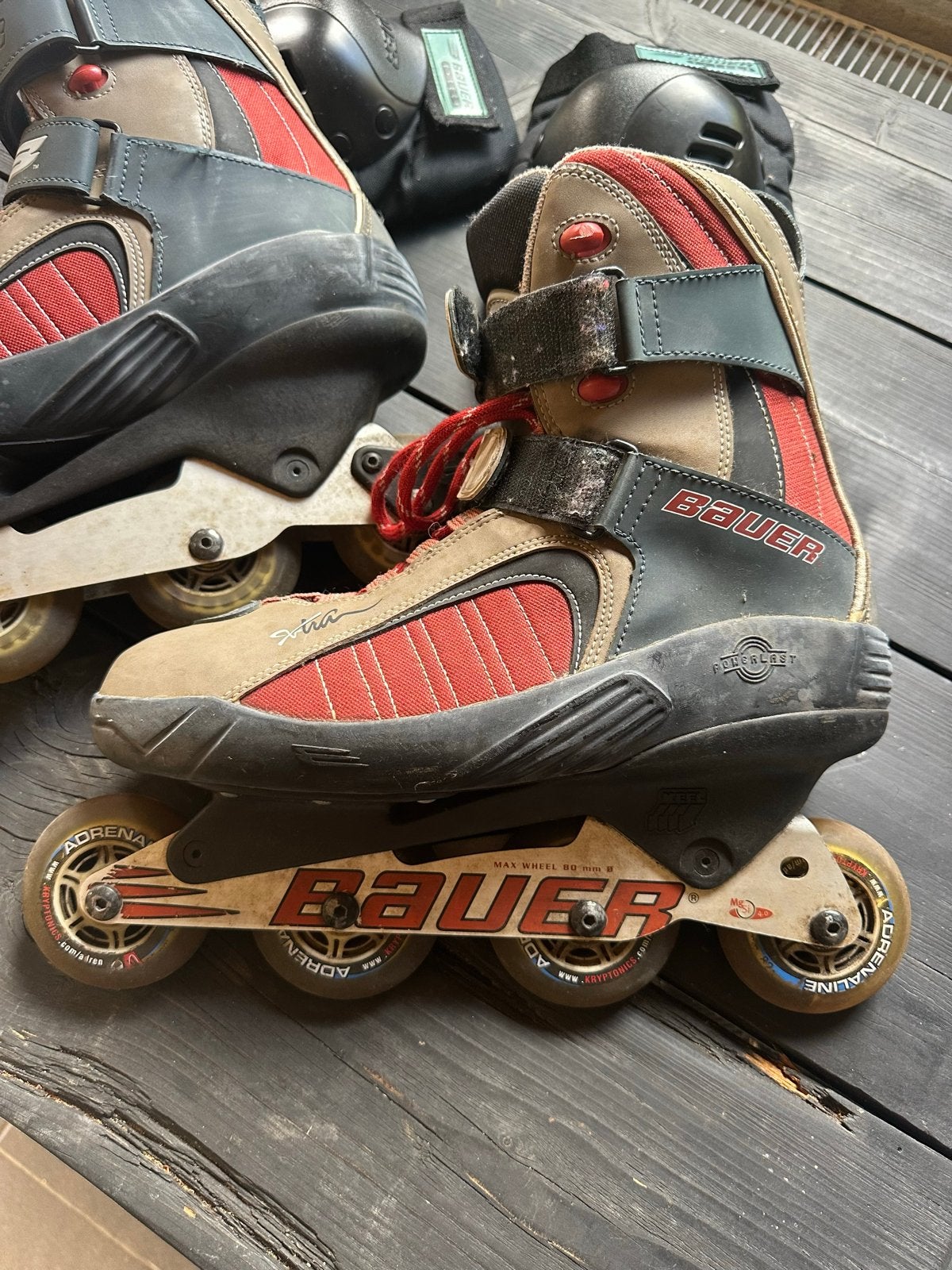 Retro Bauer Inline Skates Maat 46 met Kniebeschermers, Gebruikt, Bauer, Heren, Ophalen of Verzenden