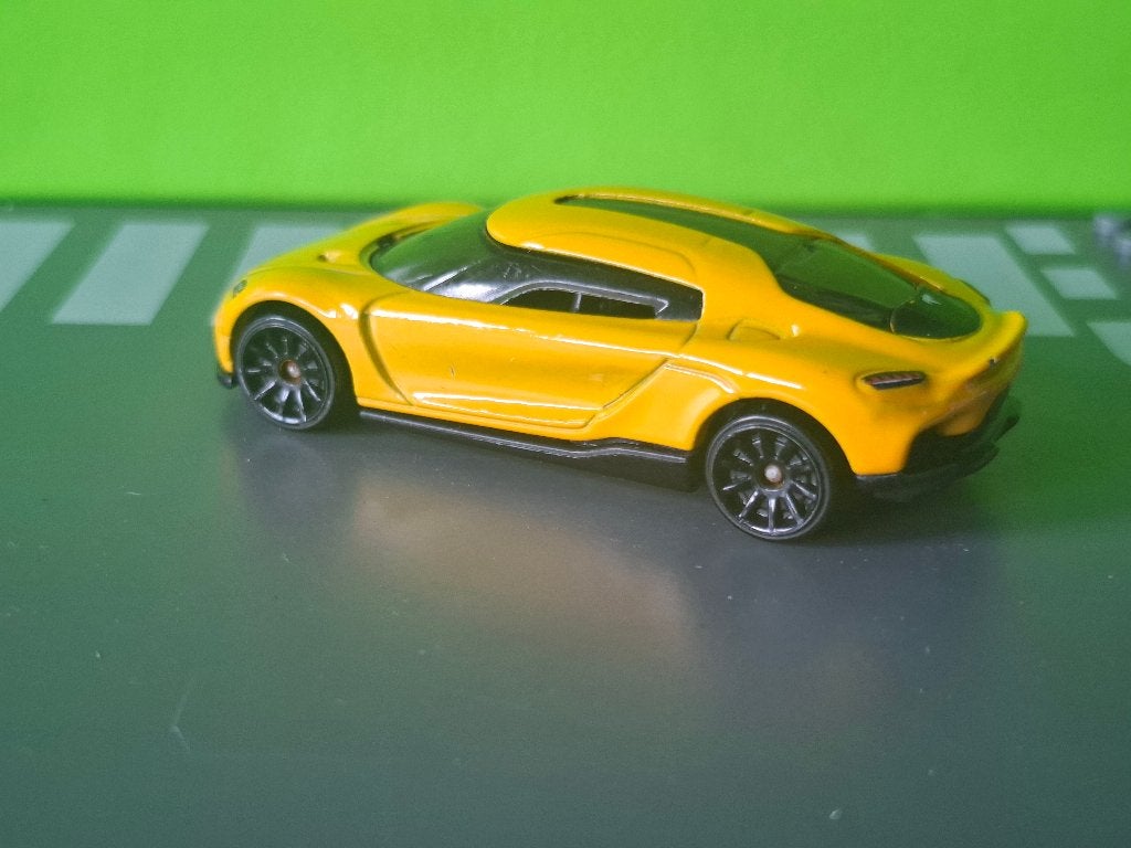 Hotwheels - Koenigsegg Gemera [geel] 1/60, Ophalen of Verzenden, Gebruikt, Auto