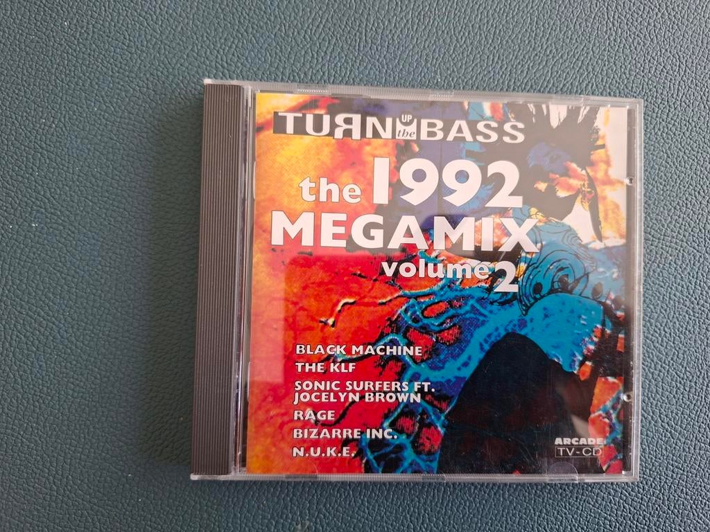 turn up the bass megamix 1992 volume 2, Cd's en Dvd's, Ophalen of Verzenden, Zo goed als nieuw, Dance Populair