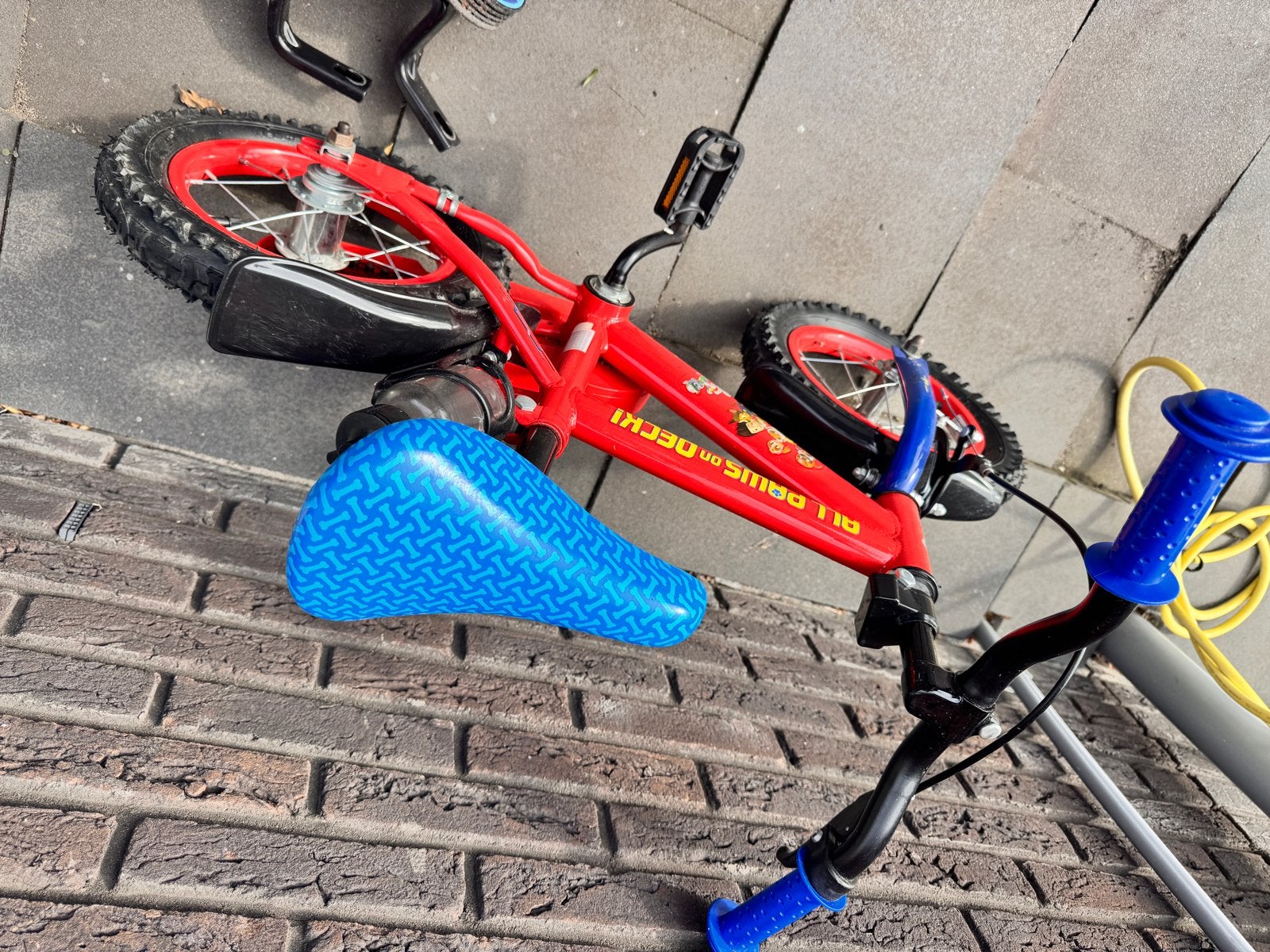 Paw Patrol kinderfiets 12 inch met zijwieltjes, Fietsen en Brommers, Ophalen, Terugtraprem, Zijwieltjes, Gebruikt