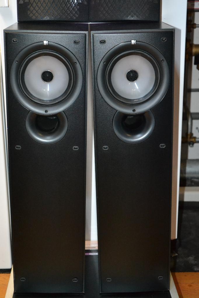 SET KEF Q35 – Old School Hi-Fi Speakers, Audio, Tv en Foto, Luidsprekers, Zo goed als nieuw, 60 tot 120 watt, Front, Rear of Stereo speakers