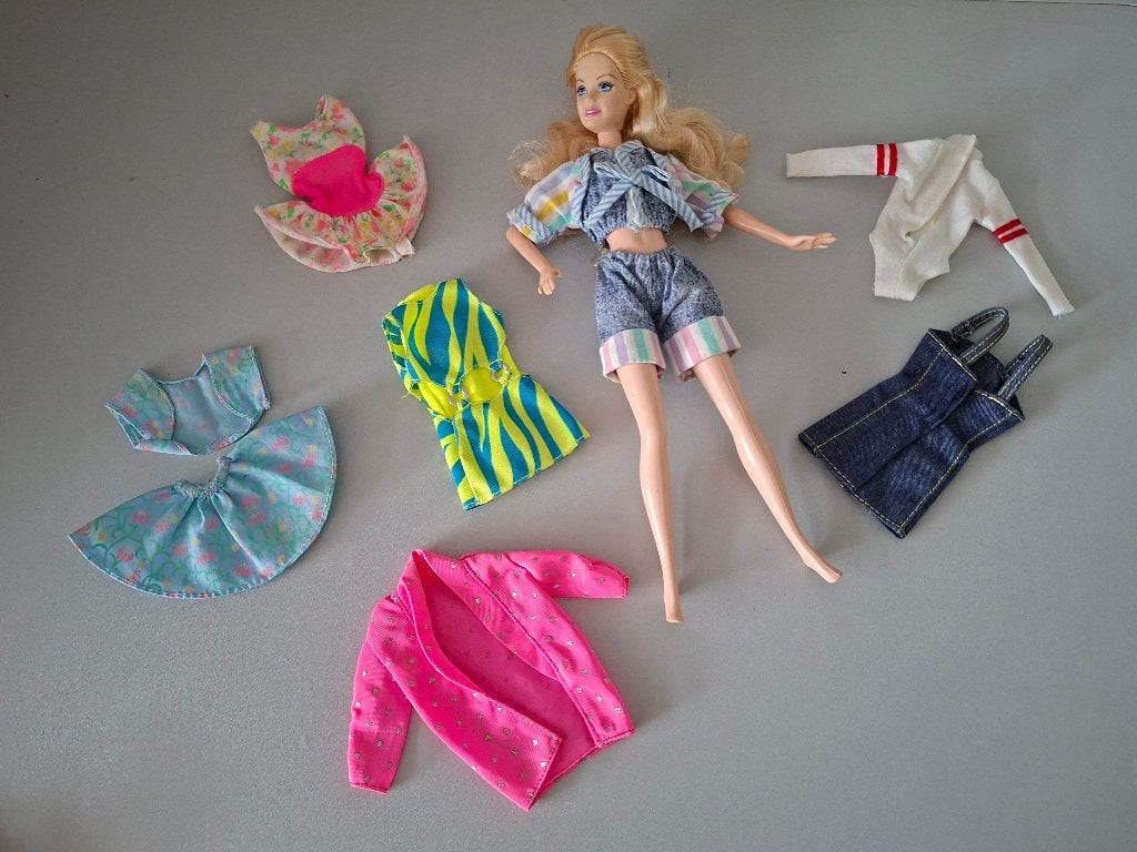 barbie met kleertjes Mattel, Verzamelen, Ophalen of Verzenden, Zo goed als nieuw, Fashion Doll