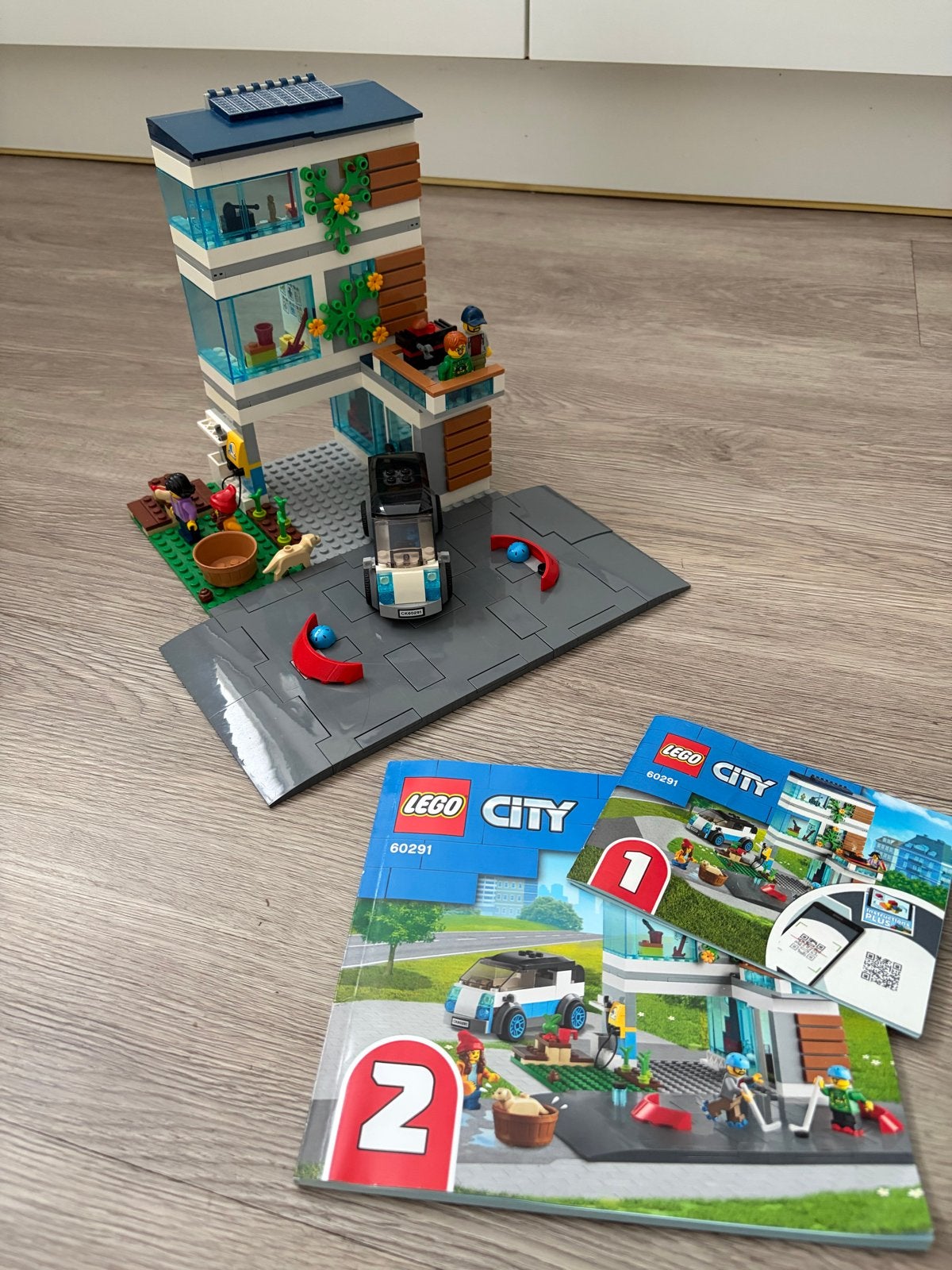LEGO City Familiehuis 60291 met handleidingen, Ophalen of Verzenden, Zo goed als nieuw