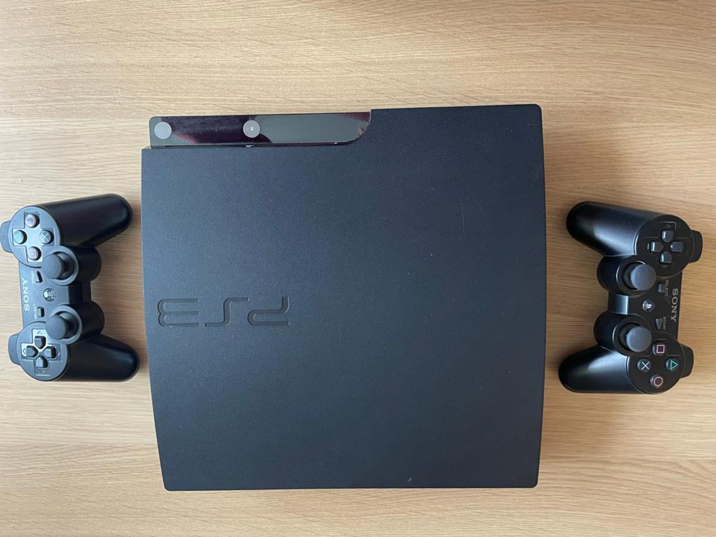 Sony PlayStation 3 Slim 250GB met 2 controllers en game, Spelcomputers en Games, Spelcomputers | Sony PlayStation 3, Met games