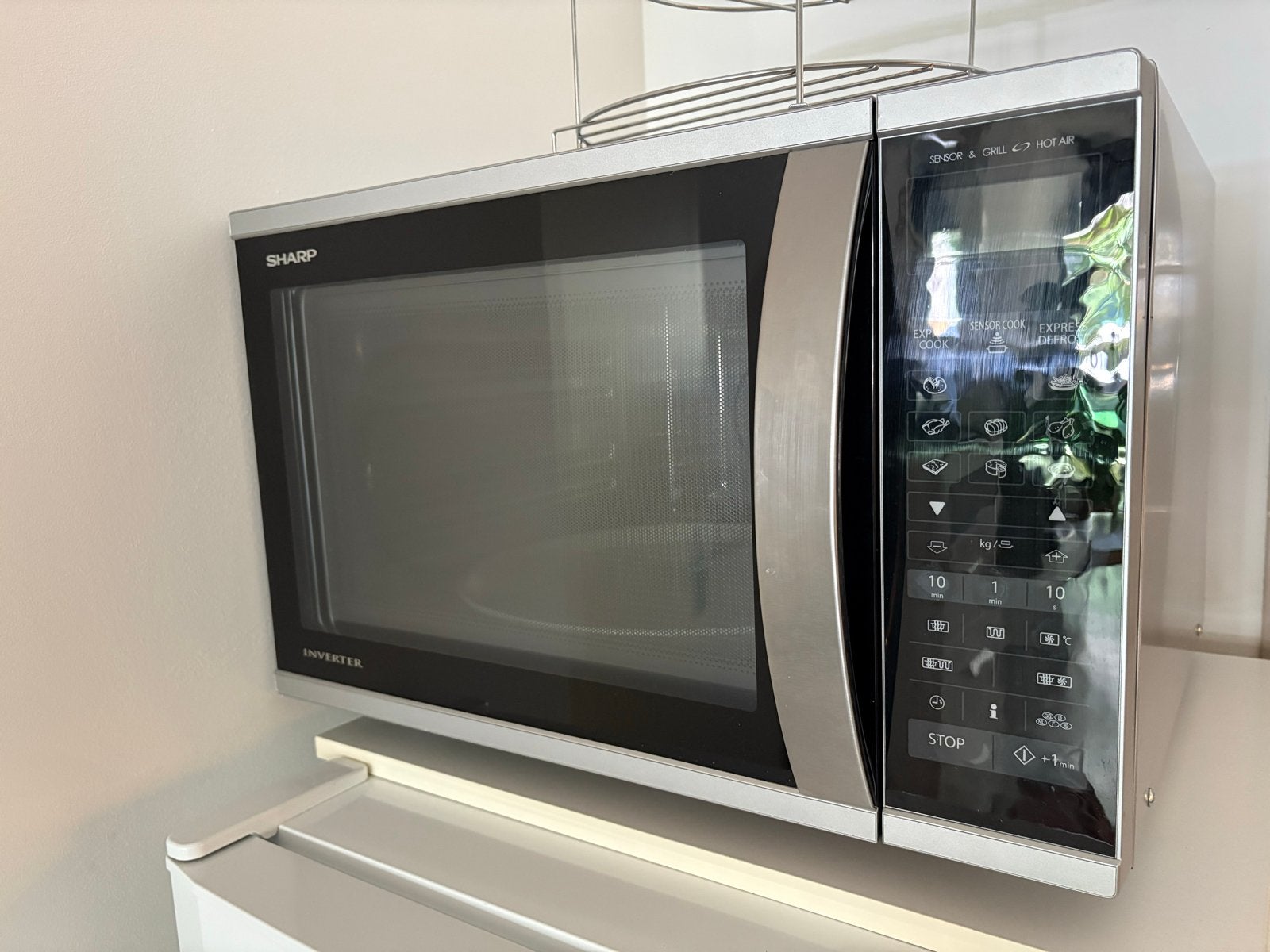 Sharp Combimagnetron R-971(IN)W - Zo goed als nieuw, Witgoed en Apparatuur, Ophalen, Combimagnetron, 60 cm of meer, Grill