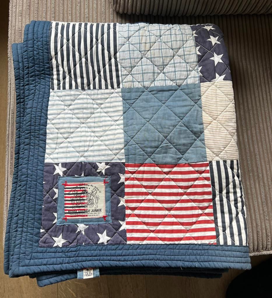 QUILT ROYAL LOUNGE JUNKIE STARS & STRIPES, Gebruikt, Blauw, 200 cm of meer, Ophalen of Verzenden