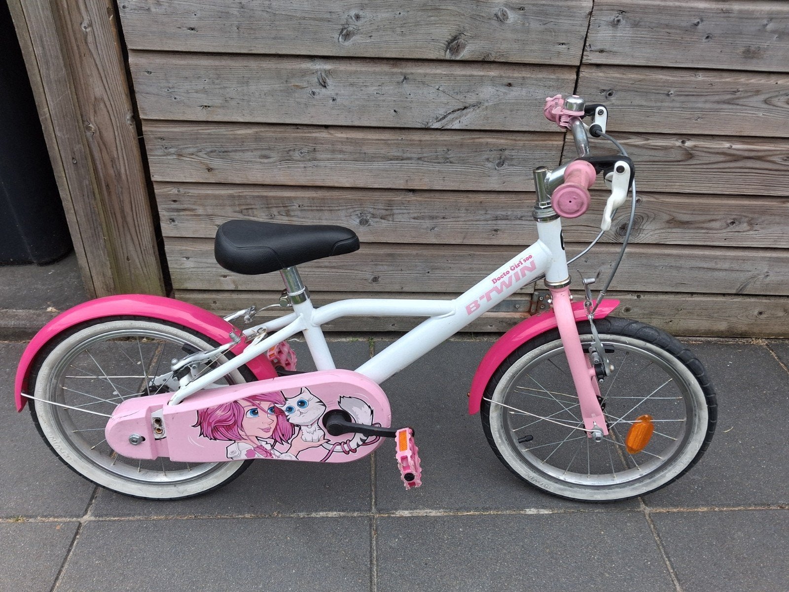 mooie 16 inch B Twin meisjes fiets, Ophalen, Zo goed als nieuw, Velgrem, 16 tot 20 inch