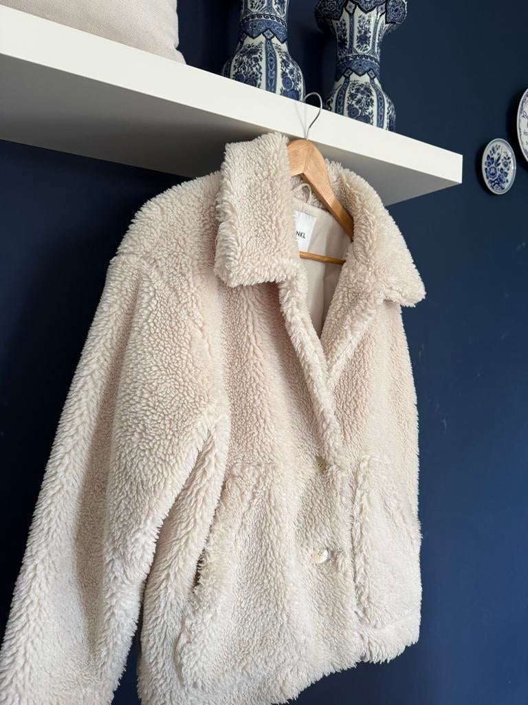 Witte teddy jas van Monki maat m, Kleding | Dames, Jassen | Winter, Ophalen of Verzenden, Zo goed als nieuw, Maat 38/40 (M), Wit