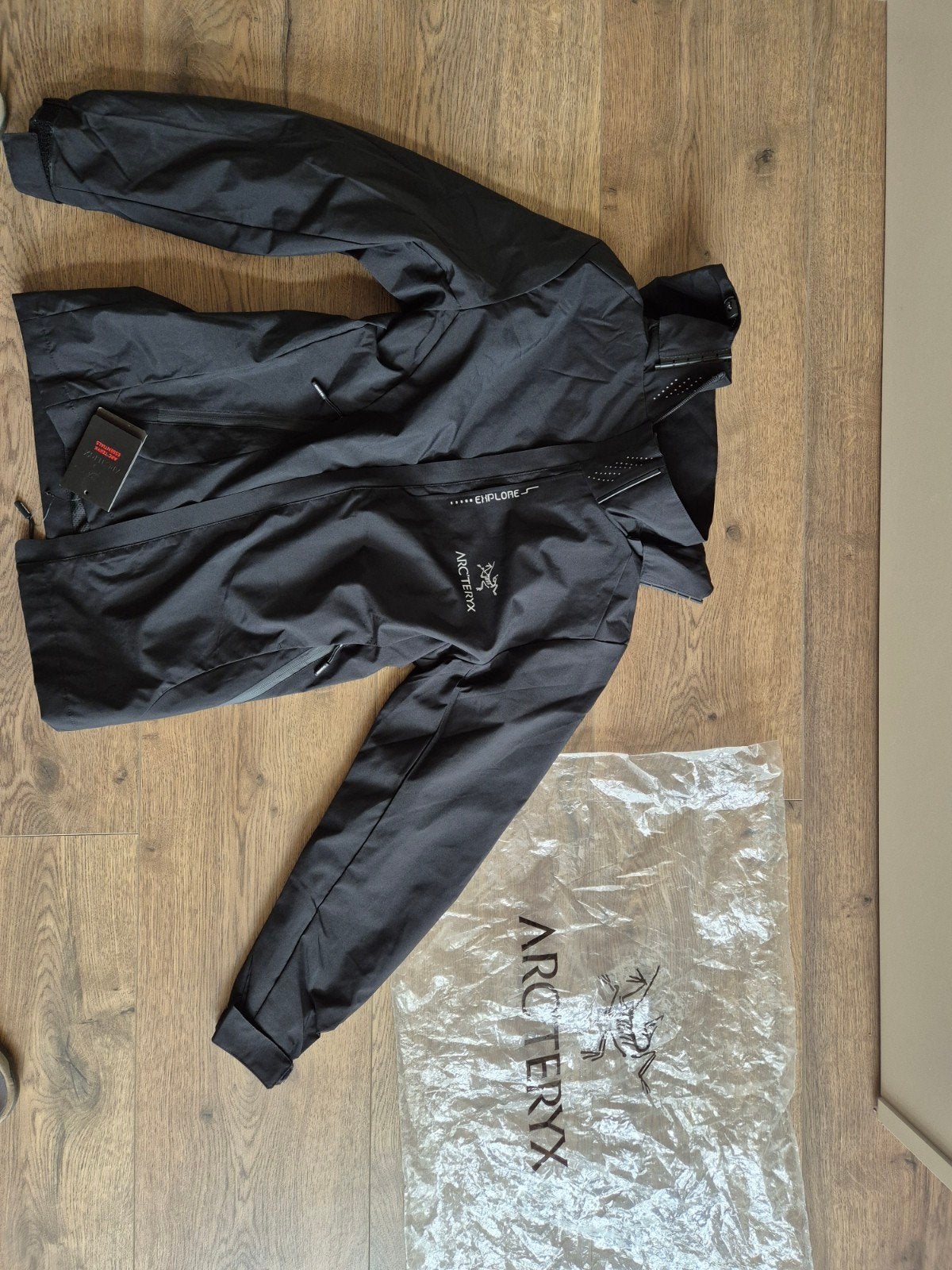 Nieuwe Arc'teryx jas - maat M, Maat 48/50 (M), Zwart, Nieuw, Ophalen of Verzenden