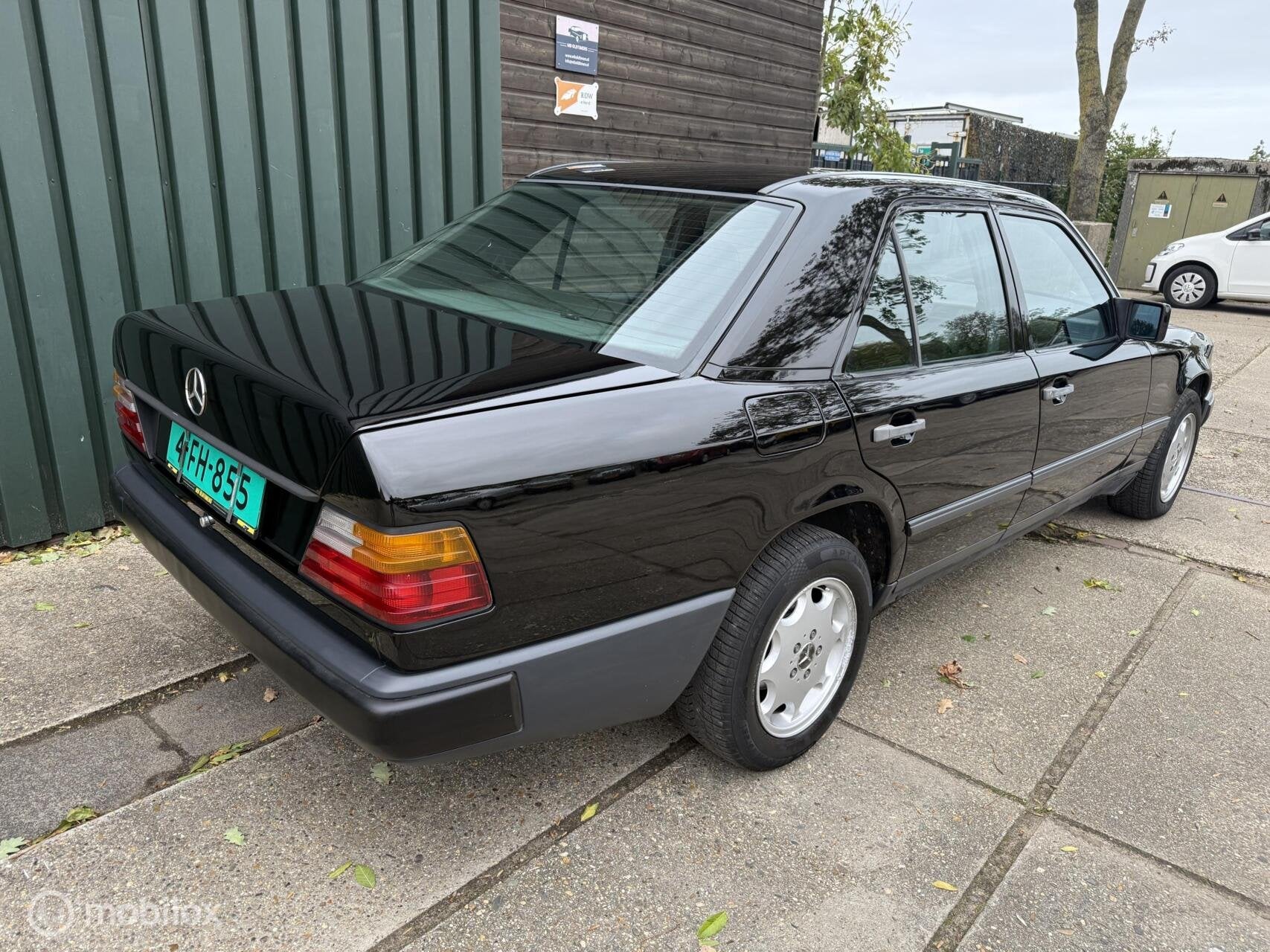 Mercedes-Benz W124 250 D Automaat Belastingvrij, Auto's, Automaat, 94 pk, Achterwielaandrijving, Lederen bekleding