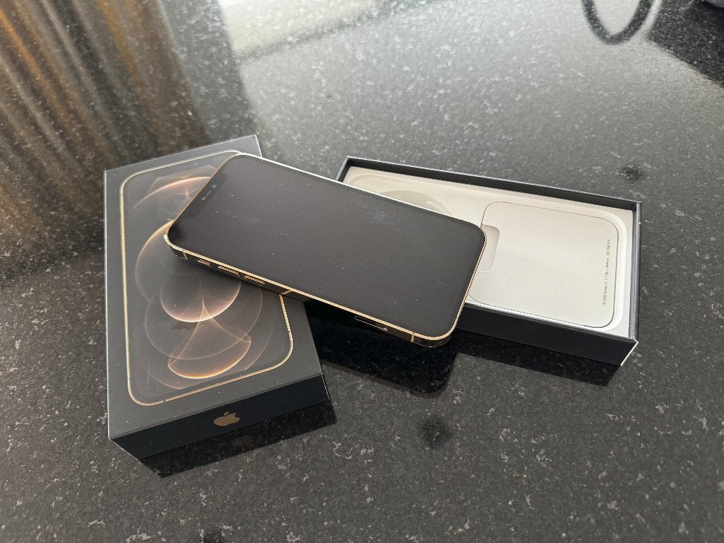 Apple iPhone 12 Pro Gold 256Gb, IPhone 12 Pro, Zo goed als nieuw, 81 %, Zonder simlock