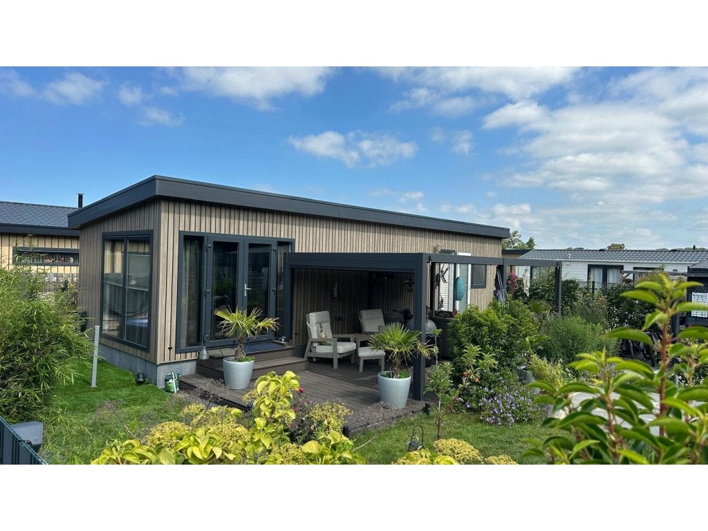 Chalet te koop op Chaletpark Sollasi in Zuid-Holland! R#52R, Tot en met 4