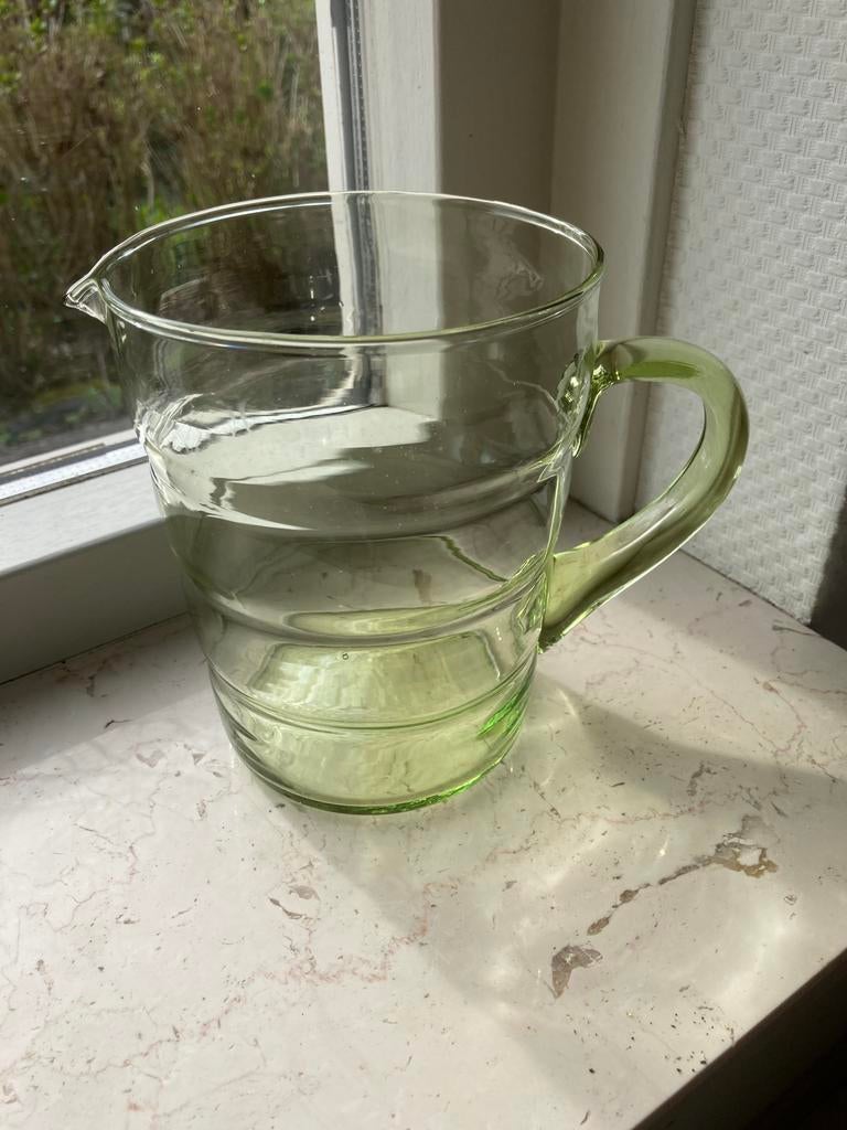 Groene glazen water kan 15 cm hoog vintage, Ophalen of Verzenden, Gebruikt, Overige typen