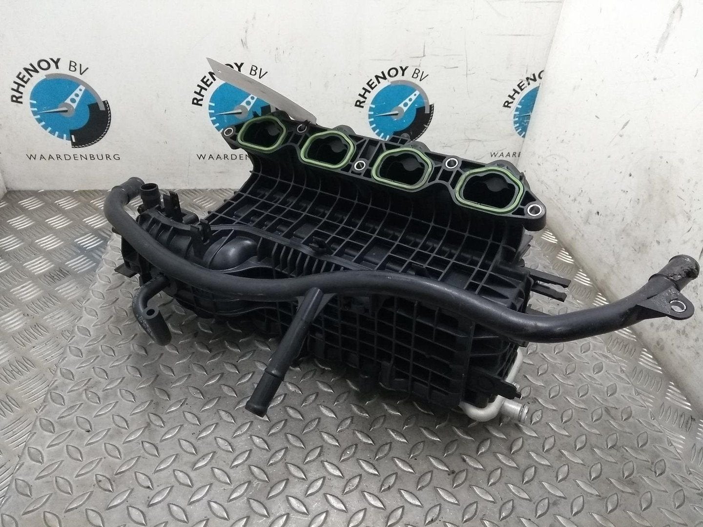 VOLKSWAGEN GOLF INLAAT SPRUITSTUK 2018, Ophalen of Verzenden, Gebruikt, Stiba lid