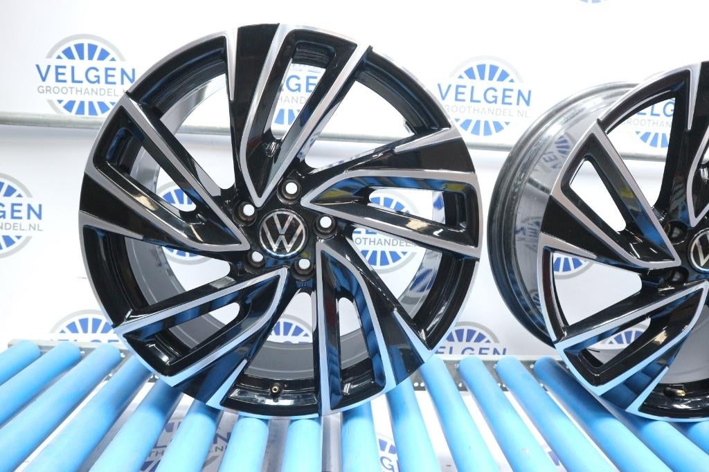 19 inch VW Golf VIII 8 GTI GTD originele VW Adelaid, 19 inch, Velg(en), -, -