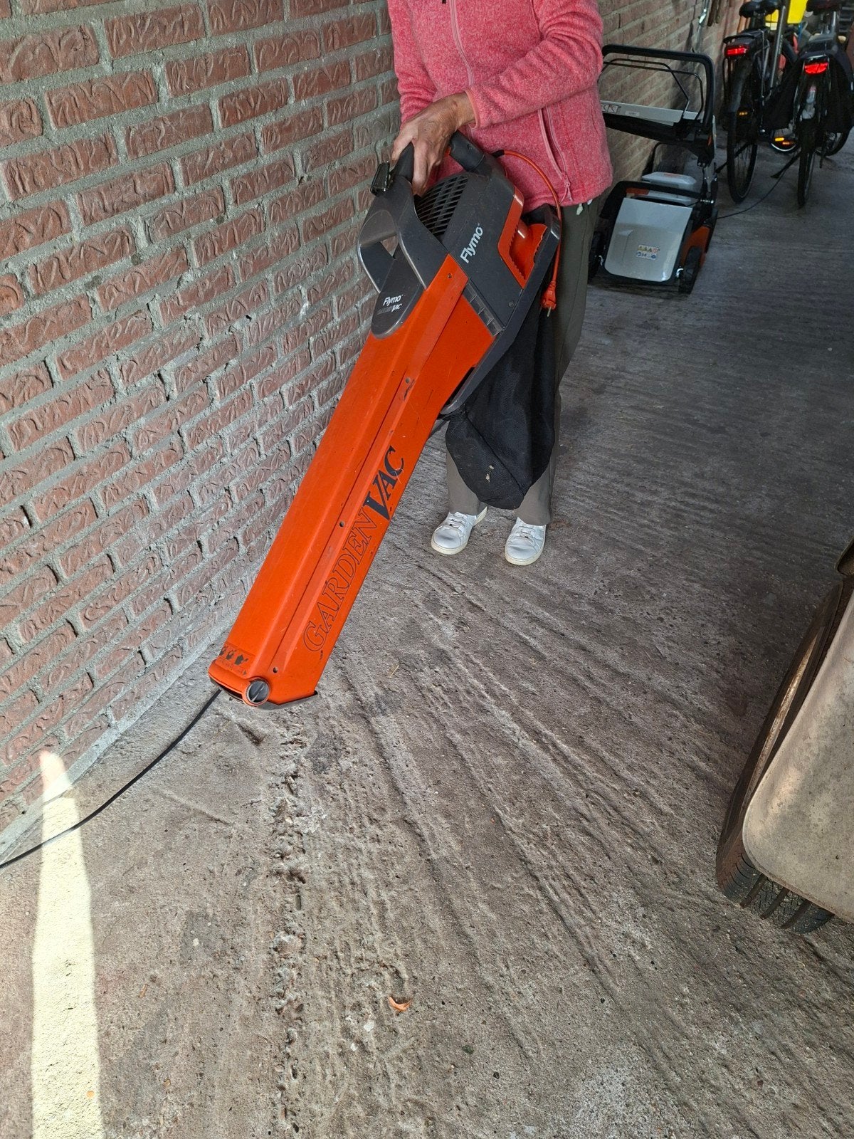 Flymo GardenVac 2200 bladblazer/bladzuiger, Gebruikt, Met opvangzak, Handgedragen, Ophalen of Verzenden