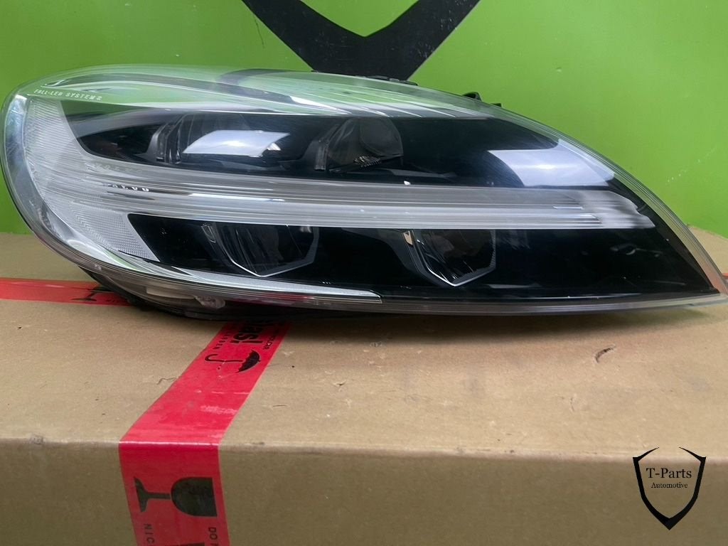 volvo v40 koplamp rechts 31420448 lamp, Auto-onderdelen, Gebruikt, Gunnar Engellaus vag 8
405 31  Gothenburg, SE, Info@volvocars.com