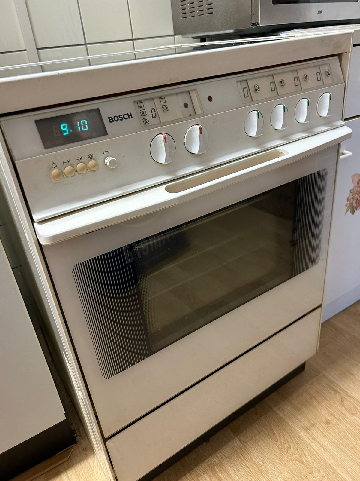 Electrice fornuis merk Bosch, Ophalen, Halogeen, Gebruikt, 4 kookzones