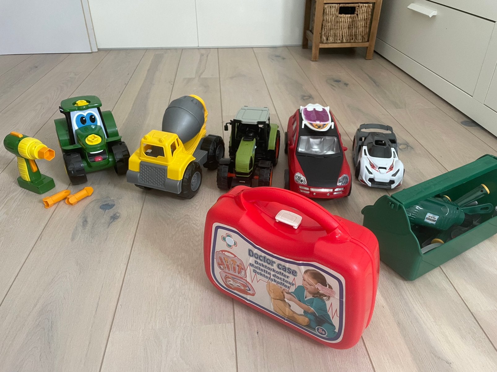 John Deere traktor, auto’s, gereedschap, doktersskoffer, Ophalen, Zo goed als nieuw