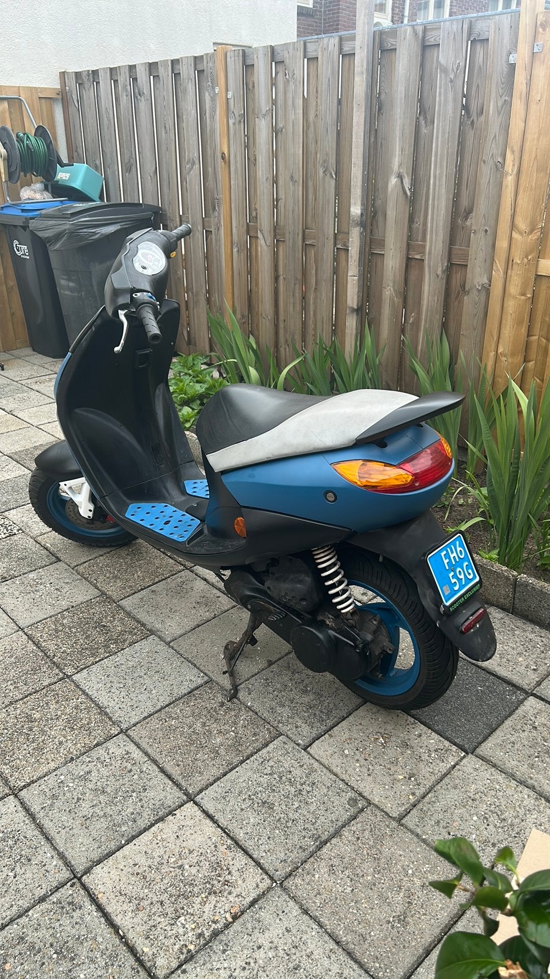 Vivacity 25km snorscoter 2takt, Fietsen en Brommers, Snorfietsen en Snorscooters, Ophalen, Gebruikt, Benzine, Peugeot