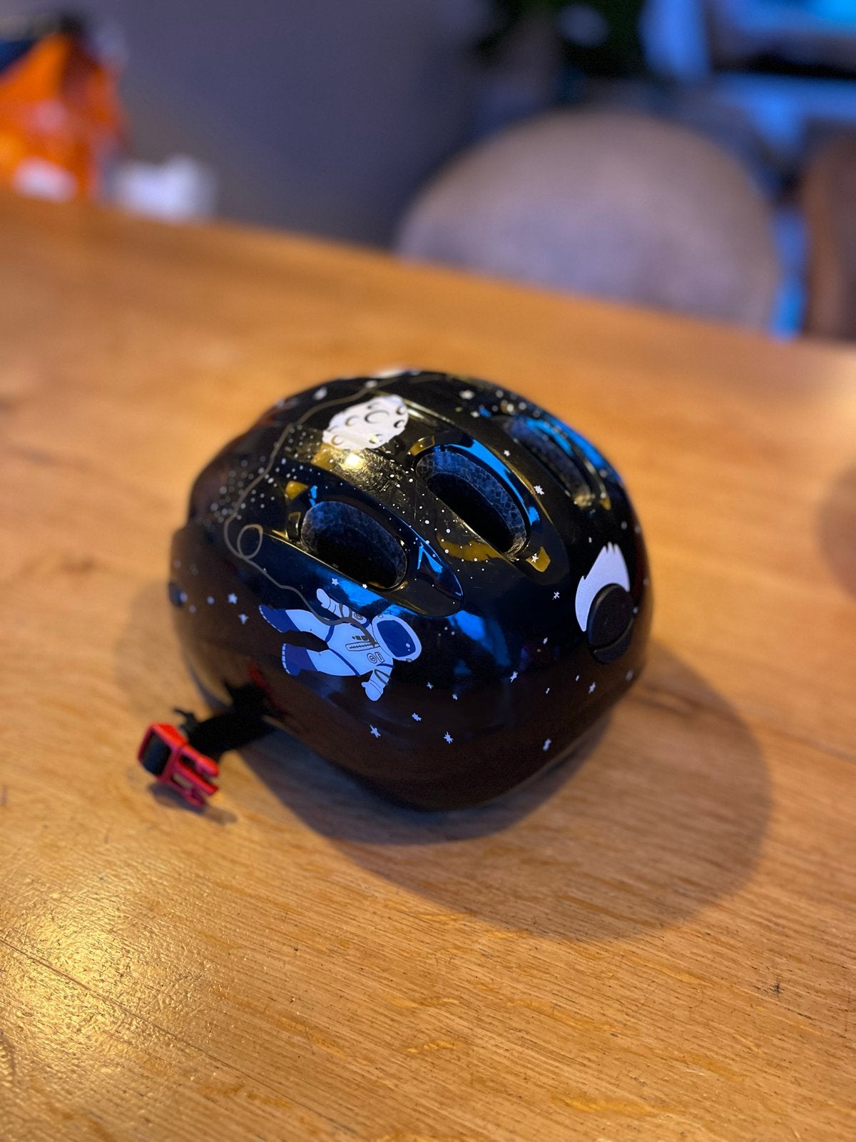 ABUS Fietshelm Kinderen - Smiley 2.0 Ruimtevaart Design, Fietsen en Brommers, Ophalen of Verzenden, Zo goed als nieuw, Overige maten