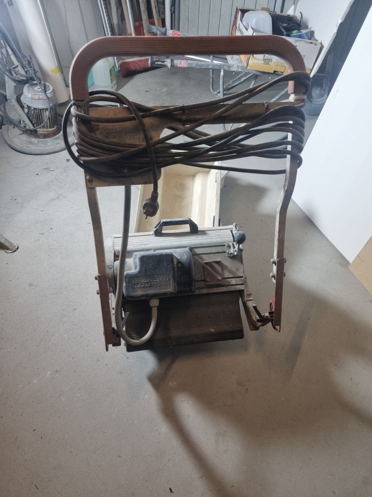 Berta spons machine, Ophalen