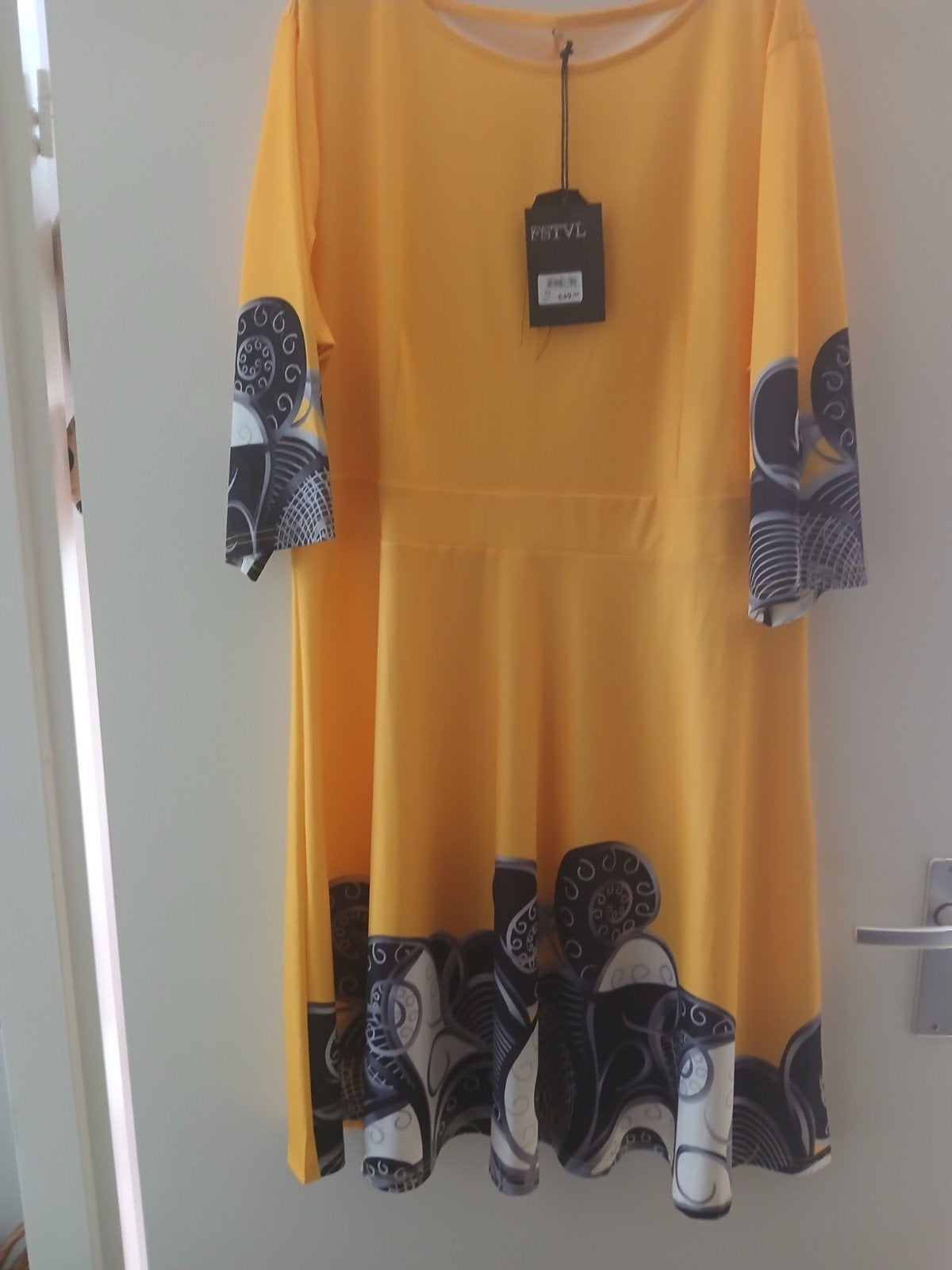 Nieuwe japon, Kleding | Dames, Ophalen of Verzenden, Nieuw, Maat 42/44 (L), Onder de knie
