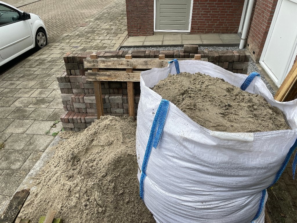 Geel ophoog zand, gratis af te halen (ong. 1.5 kuub), Tuin en Terras, Ophalen, Zo goed als nieuw, Ophoogzand