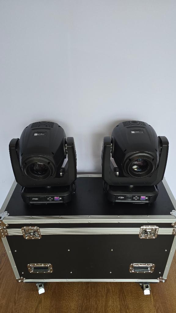 2x Showtec Phantom 250 Spot movinghead + case, Muziek en Instrumenten, Licht en Laser, Ophalen of Verzenden, Zo goed als nieuw