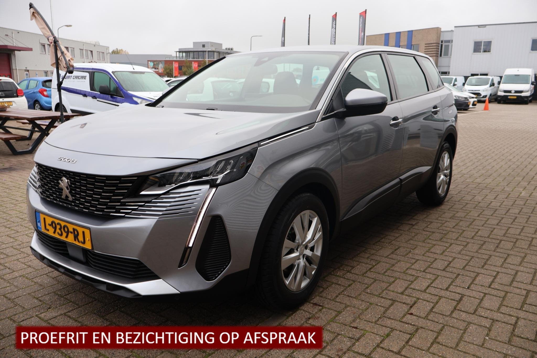 Peugeot 5008 1.2 Active 1e Eigenaar | NL-Auto | Dealer Onder, Auto's, Voorwielaandrijving, Dealer onderhouden, Stof, Gebruikt