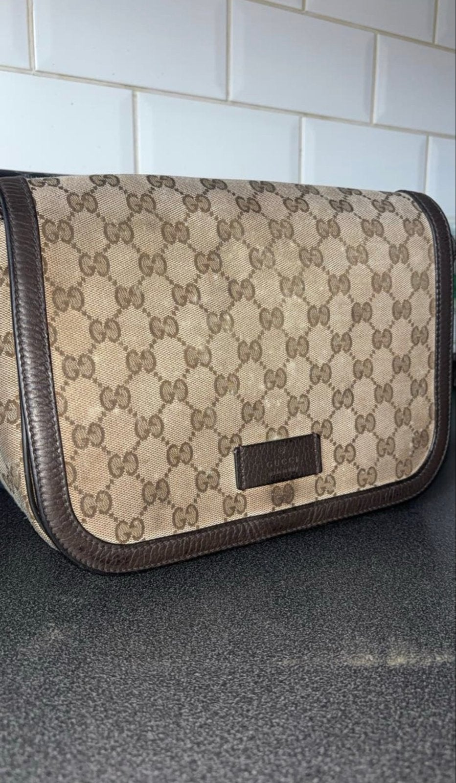Gucci schoudertasje - band verkleurd, verder geen slijtage, Ophalen of Verzenden, Gebruikt, Bruin