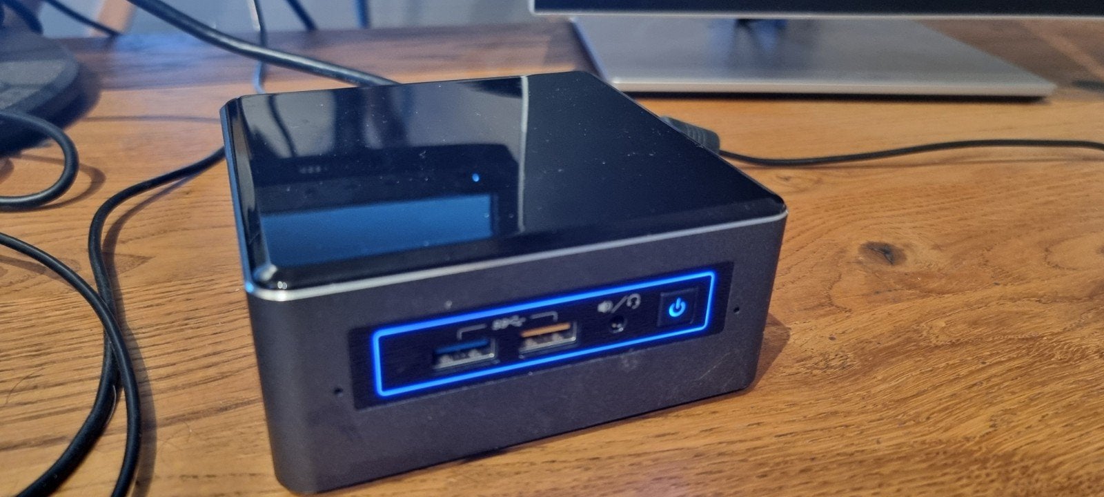 Intel NUC7i5BNH Mini PC - i5-7260U, 16GB RAM, 250GB SSD, Computers en Software, Desktop Pc's, Ophalen, Zo goed als nieuw, SSD