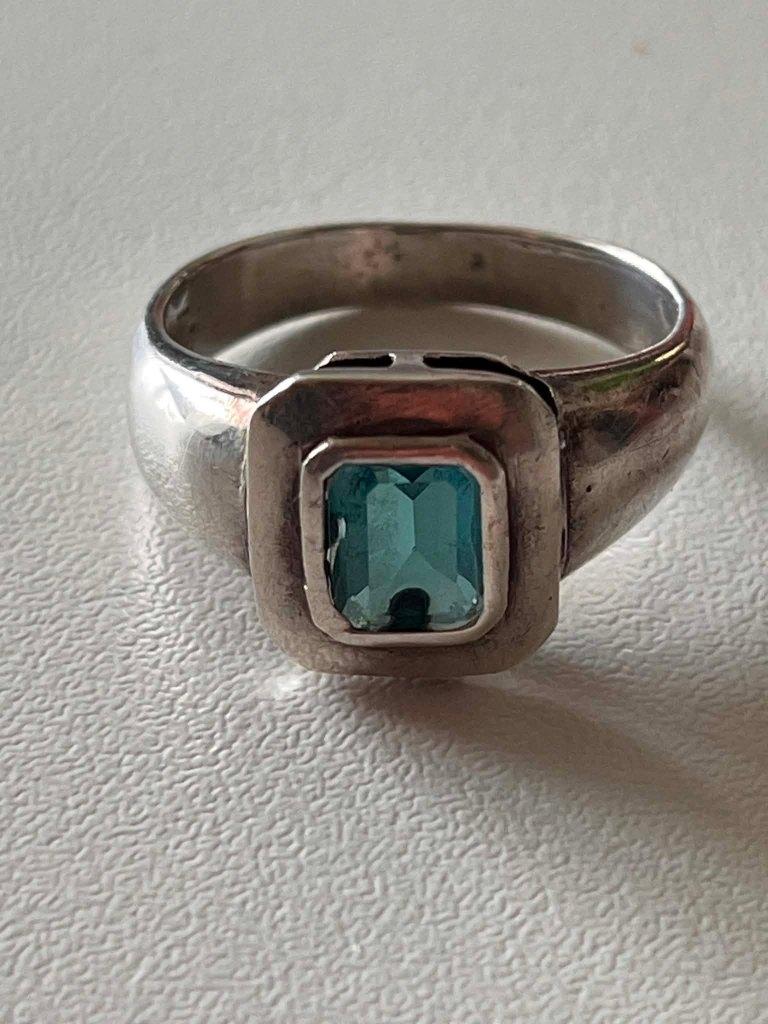 zilveren mooie aquamarijn ring, Sieraden, Tassen en Uiterlijk, Ringen, 18 tot 19, Gebruikt, Ophalen of Verzenden, Dame of Heer