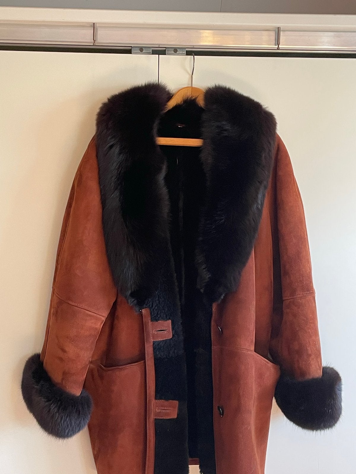 Lamsvacht jas met bontkraag, Kleding | Dames, Jassen | Winter, Ophalen, Zo goed als nieuw, Maat 38/40 (M), Bruin