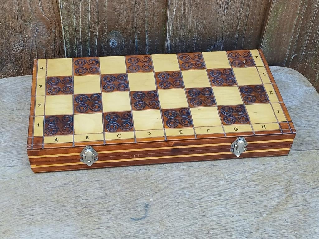 Vintage Houten Schaakspel - Draagbaar Reisformaat, Hobby en Vrije tijd, Gezelschapsspellen | Bordspellen, Een of twee spelers