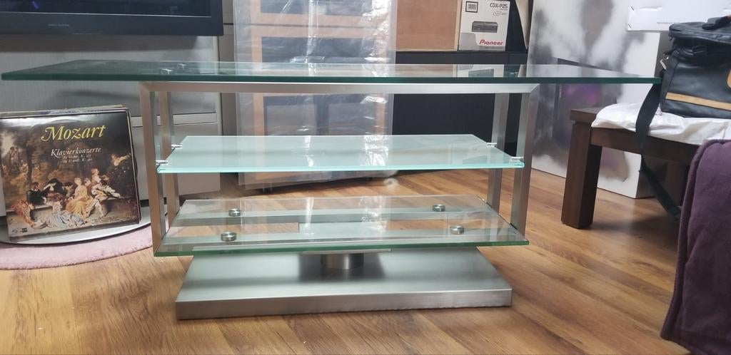 Glazen TV-meubel met metalen frame en draaibare voet, Huis en Inrichting, Kasten | Televisiemeubels, Gebruikt, Glas, Minder dan 100 cm