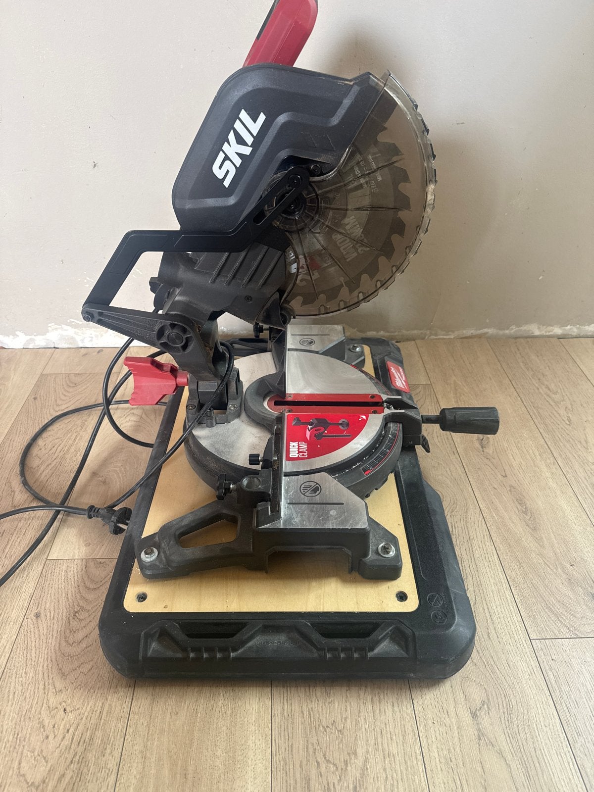 Skil Afkortzaag - Krachtige Zaag voor Precisiewerk, Ophalen, Gebruikt, 70 mm of meer, Afkortzaag