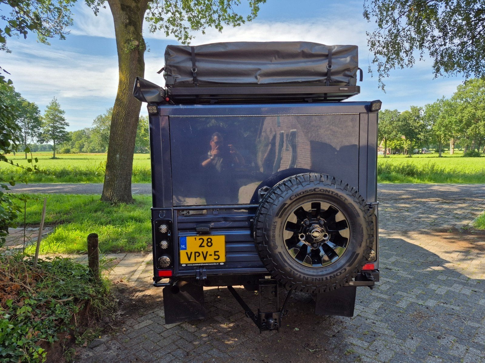 Foto 14 van Land Rover Defender 130 Crewcab PUMA DC 4WD 2008 + daktenten
