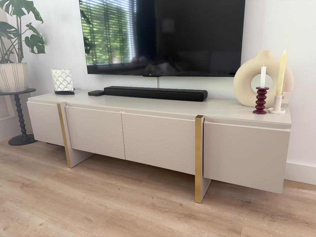 Beige tv meubel, Ophalen, 150 tot 200 cm, Zo goed als nieuw, Minder dan 100 cm