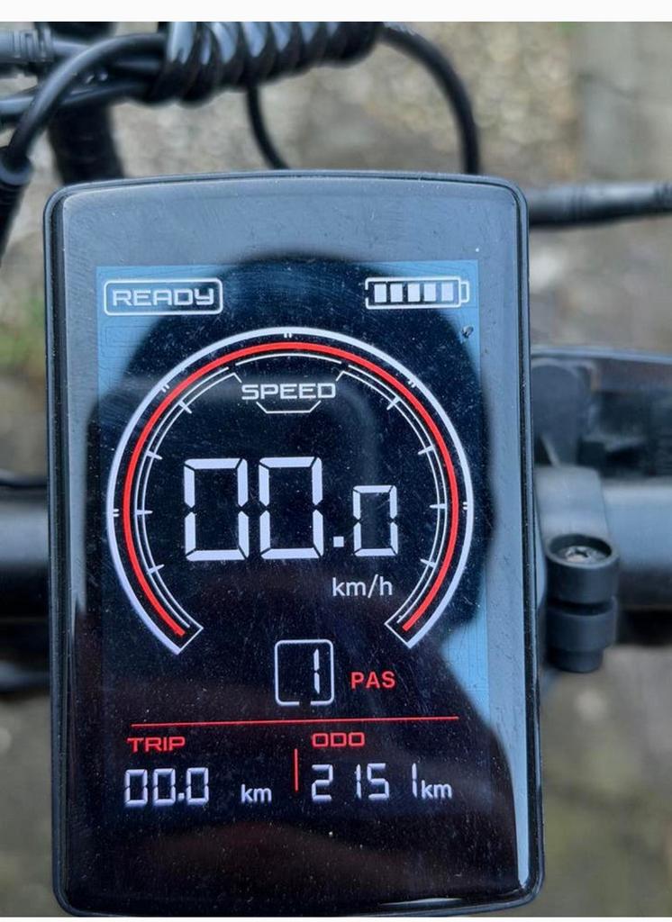 DEZE SCHERM GEZOCHT, Fietsen en Brommers, Fietsaccessoires | Fietscomputers, Ophalen of Verzenden, Zo goed als nieuw